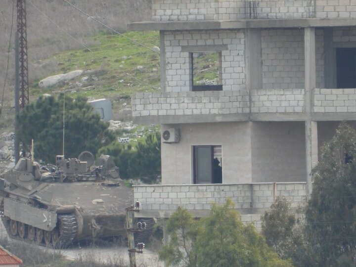 توغل قوة صهيونية مؤللة عند أطراف مدينة بنت جبيل لجهة مارون الراس