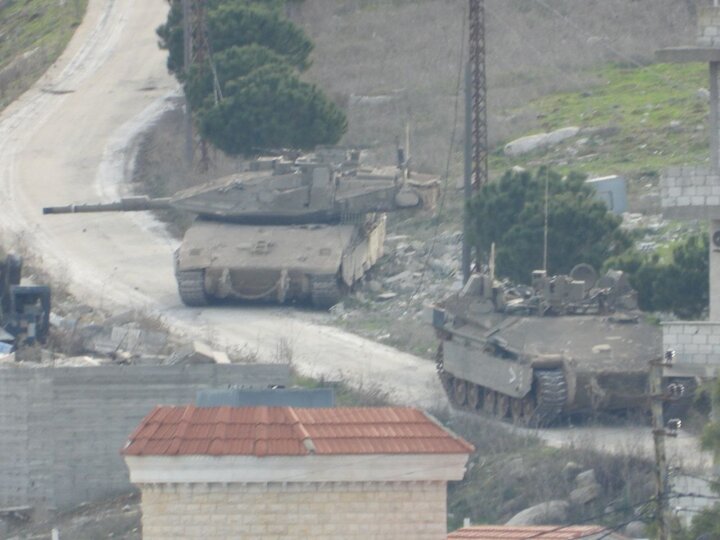 توغل قوة صهيونية مؤللة عند أطراف مدينة بنت جبيل لجهة مارون الراس