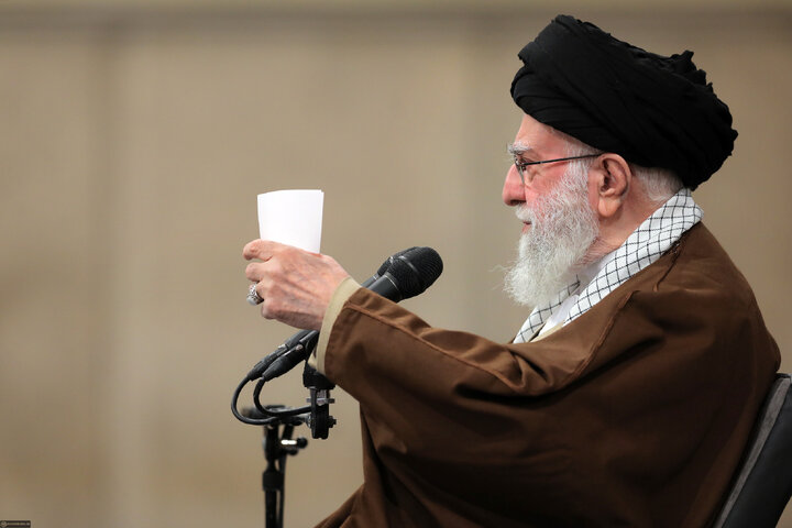 Photos: Producers, entrepreneurs meet with Imam Khamenei