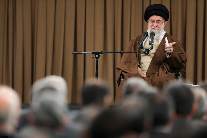 Photos: Producers, entrepreneurs meet with Imam Khamenei