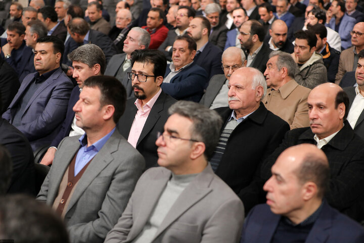 Photos: Producers, entrepreneurs meet with Imam Khamenei