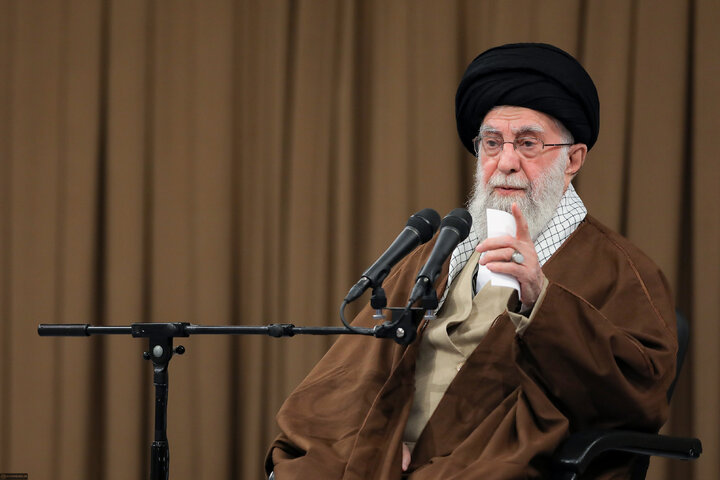 Photos: Producers, entrepreneurs meet with Imam Khamenei