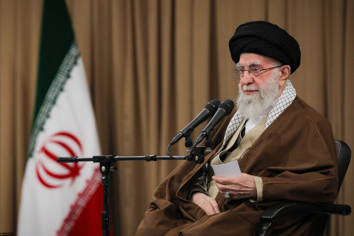 Photos: Producers, entrepreneurs meet with Imam Khamenei