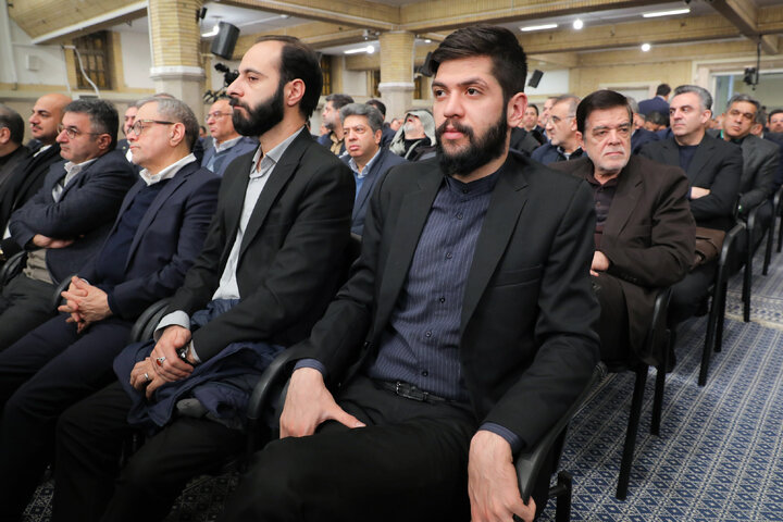 Photos: Producers, entrepreneurs meet with Imam Khamenei