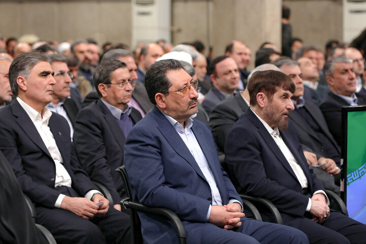 Photos: Producers, entrepreneurs meet with Imam Khamenei