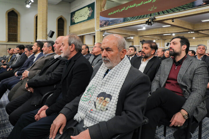 Photos: Producers, entrepreneurs meet with Imam Khamenei