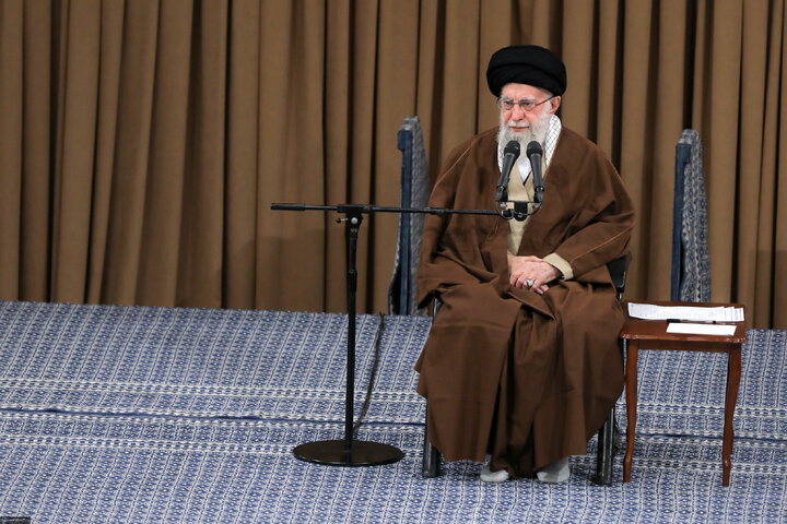 Photos: Producers, entrepreneurs meet with Imam Khamenei