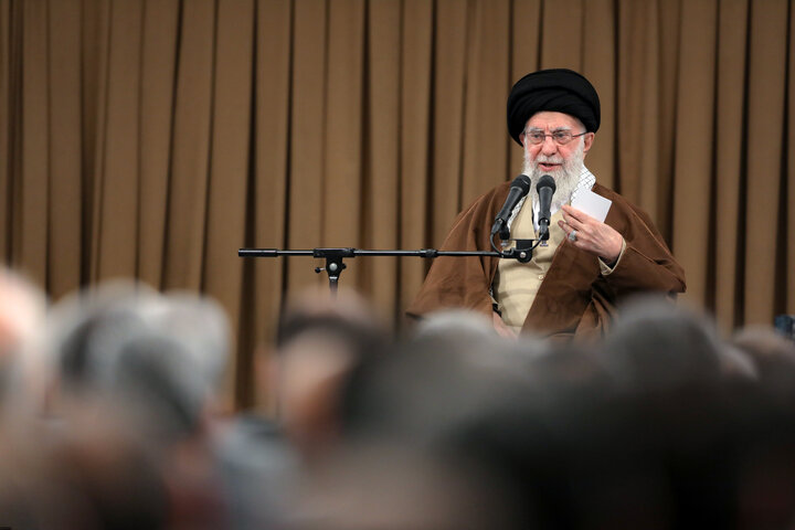 Photos: Producers, entrepreneurs meet with Imam Khamenei