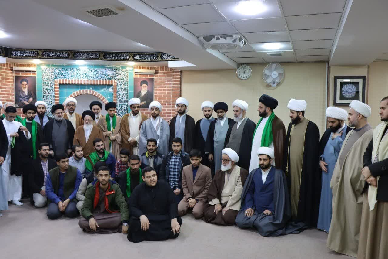 برگزاری مراسم عمامهگذاری طلاب مدرسه آیتالله دهدشتی آبادان با حضور نماینده مقام معظم رهبری در عراق + تصاویر