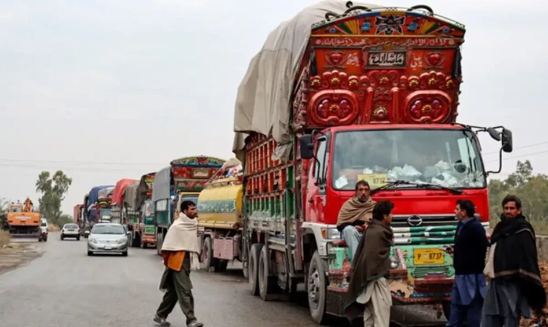 Convoy of 61 vehicles carrying supplies reaches Parachinar