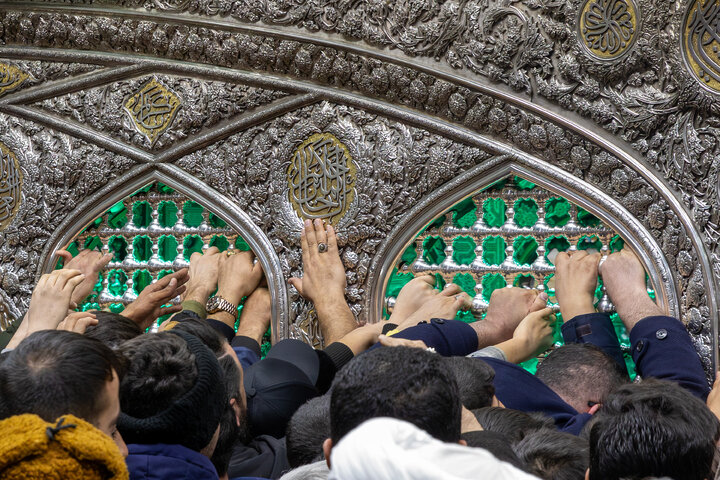 Photos: Razavi shrine covered in black for martyrdom anniv. of Imam Musa al-Kadhim