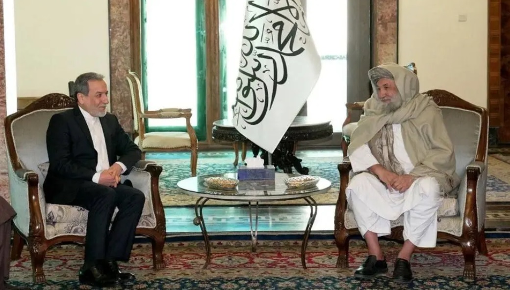 وزرای خارجهی ایران و حکومت سرپرست افغانستان بر گسترش روابط دو کشور تأکید کردند