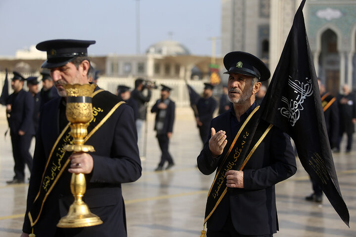 Photos: Hazrat Masoumeh shrine's servants organize mourning procession on Imam Kazim martyrdom anniv.