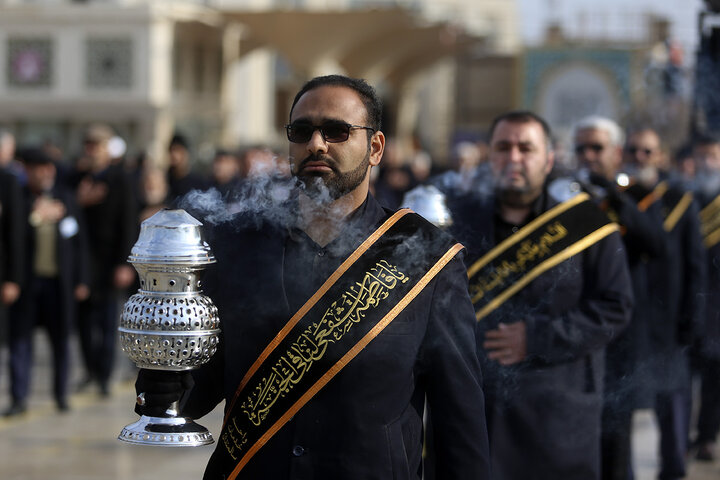 Photos: Hazrat Masoumeh shrine's servants organize mourning procession on Imam Kazim martyrdom anniv.