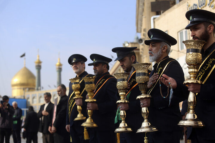 Photos: Hazrat Masoumeh shrine's servants organize mourning procession on Imam Kazim martyrdom anniv.