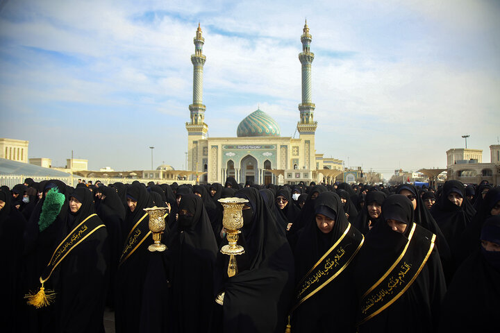 Photos: Hazrat Masoumeh shrine's servants organize mourning procession on Imam Kazim martyrdom anniv.