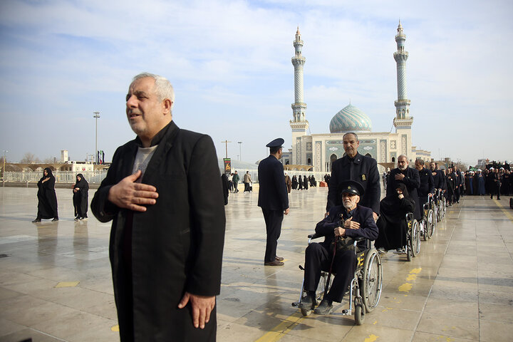 Photos: Hazrat Masoumeh shrine's servants organize mourning procession on Imam Kazim martyrdom anniv.