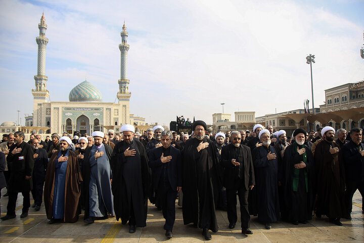 Photos: Hazrat Masoumeh shrine's servants organize mourning procession on Imam Kazim martyrdom anniv.