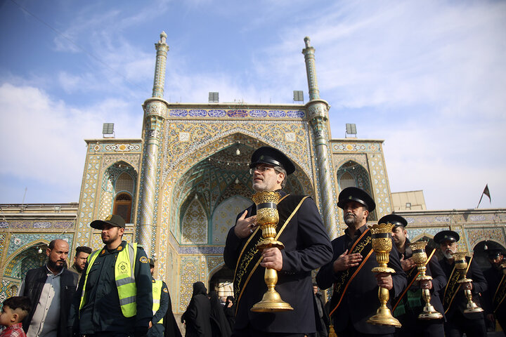 Photos: Hazrat Masoumeh shrine's servants organize mourning procession on Imam Kazim martyrdom anniv.