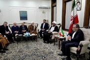 Le ministre iranien des Affaires étrangères appelle à l'unité musulmane lors d'une rencontre avec des érudits chiites afghans à Kaboul