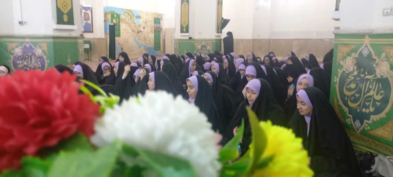 برگزاری جشن بینالمللی مبعث در حرم مطهر رضوی/ تشرف بانوی مسیحی آلمانی به آیین رسول خاتم در ایام عید