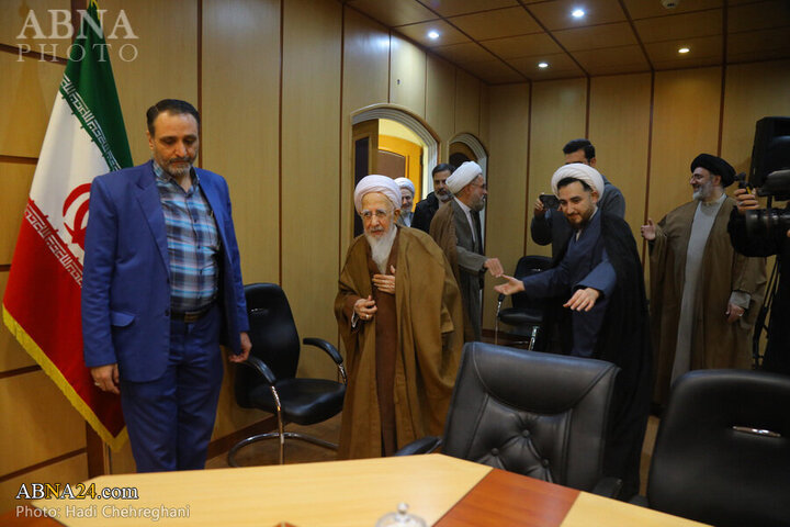 Photos: Universities Professors from Islamic countries meet with Ayatollah Javadi Amoli