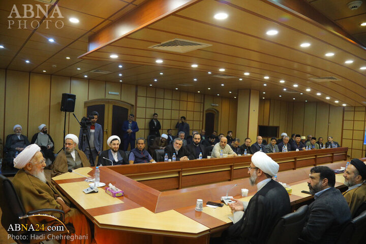 Photos: Universities Professors from Islamic countries meet with Ayatollah Javadi Amoli