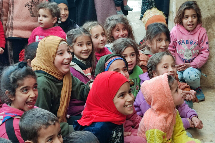 Photos: Imam Reza shrine's servants visit Syrian refugees in Lebanon