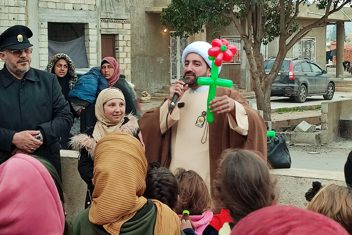 Photos: Imam Reza shrine's servants visit Syrian refugees in Lebanon