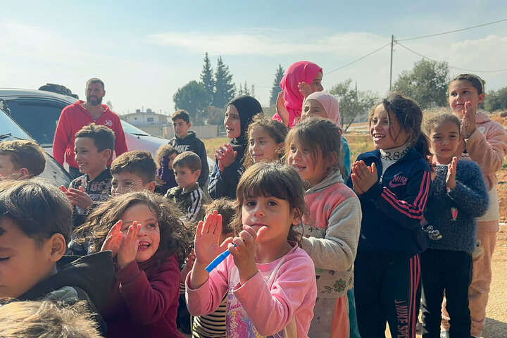 Photos: Imam Reza shrine's servants visit Syrian refugees in Lebanon