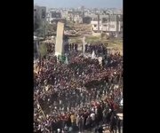 Video: Hundreds of Palestinians and resistance fighters gathered near home of martyr Yahya Sinwar in Khan Younis