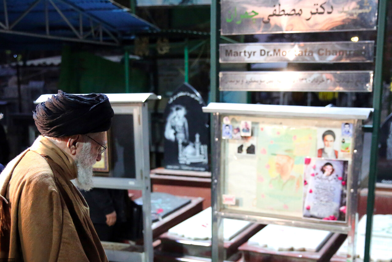 Video: Imam Khamenei paid homage to Imam Khomeini and   martyrs of Islamic Revolution in Behesht Zahra