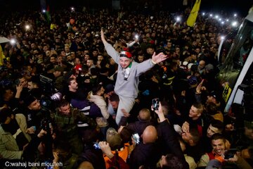 تقرير مصور / جماهير غفيرة تستقبل الأسرى المحررين من سجون الاحتلال في رام الله