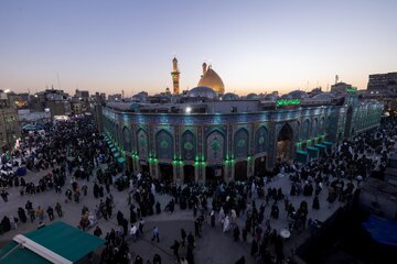 تقرير مصور/ حرم أبي الفضل العباس(ع) يشهد مشاركة واسعة بإحياء ليلة الجمعة