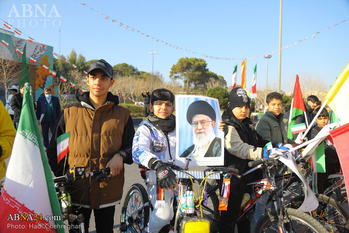 Photos: Commemorating beginning of Fajr decade in Qom