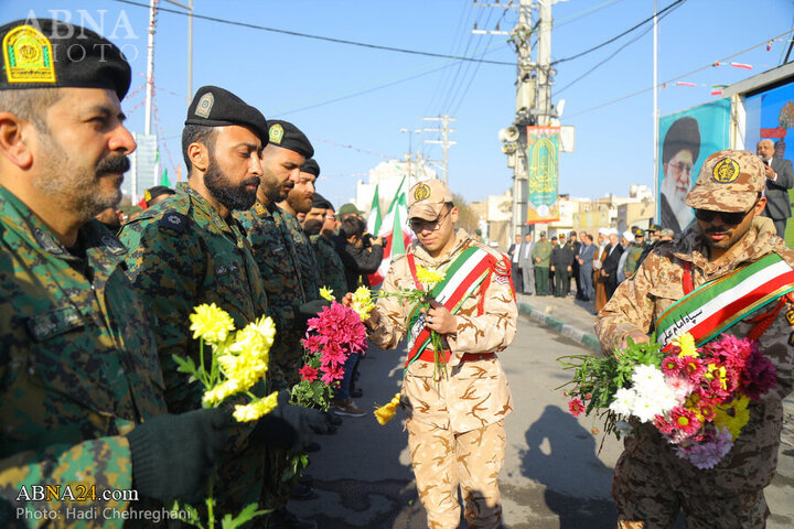 Photos: Commemorating beginning of Fajr decade in Qom