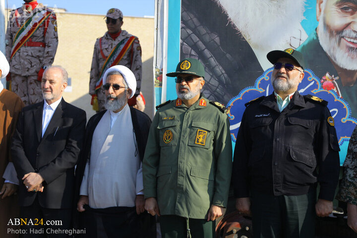 Photos: Commemorating beginning of Fajr decade in Qom