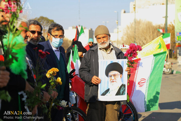 Photos: Commemorating beginning of Fajr decade in Qom