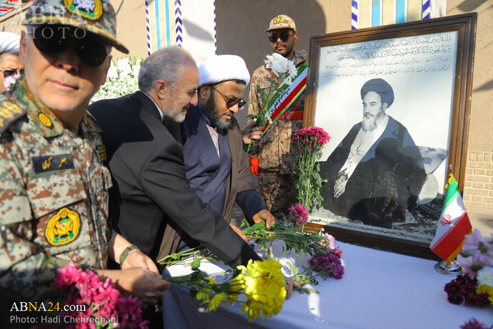 Photos: Commemorating beginning of Fajr decade in Qom