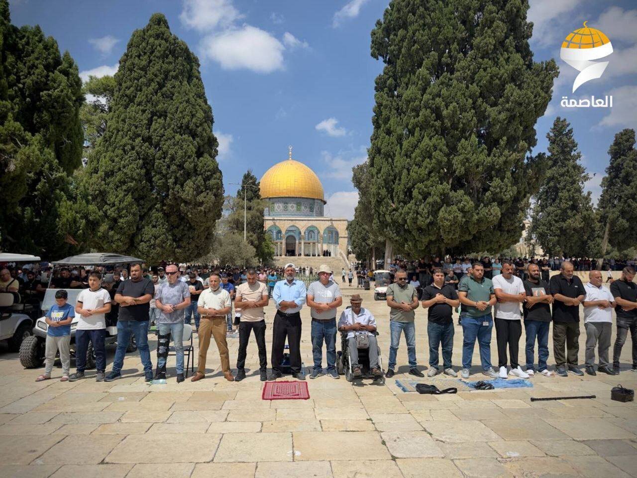 Thousands of Palestinian worshipers performed Friday prayer in Aqsa Mosque