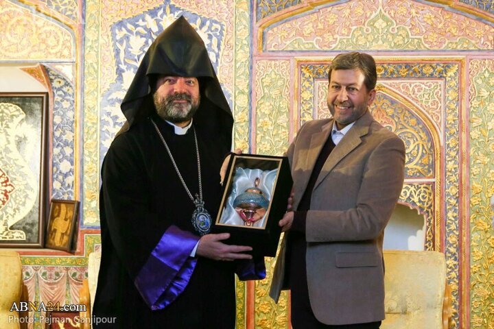 Photos: Session of leaders of divine religions in Isfahan