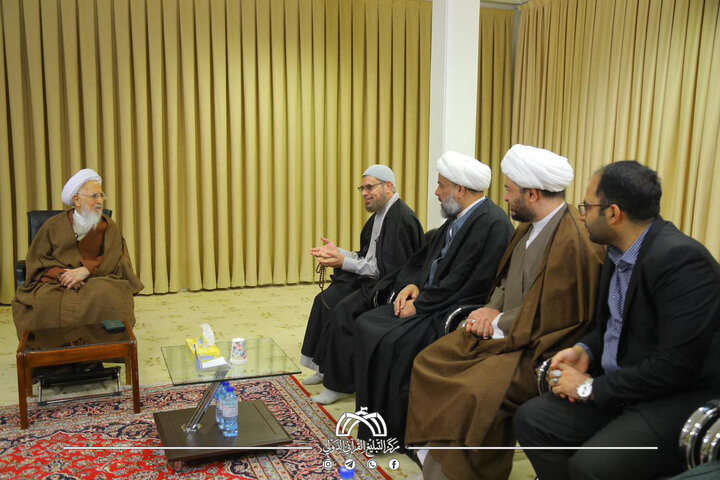 تقرير مصور/ العتبة الحسينية تكرّم آية الله الشيخ جوادي آملي وتختاره شخصية العام بمناسبة اليوم العالمي للقرآن الكريم