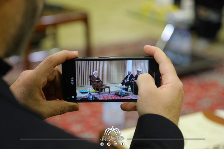 تقرير مصور/ العتبة الحسينية تكرّم آية الله الشيخ جوادي آملي وتختاره شخصية العام بمناسبة اليوم العالمي للقرآن الكريم