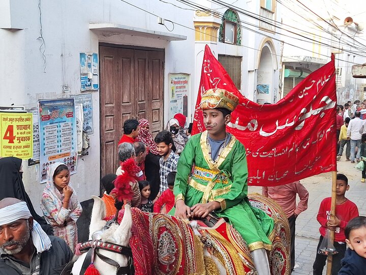 Indian Muslim celebrate birth of grandson of prophet Muhammad