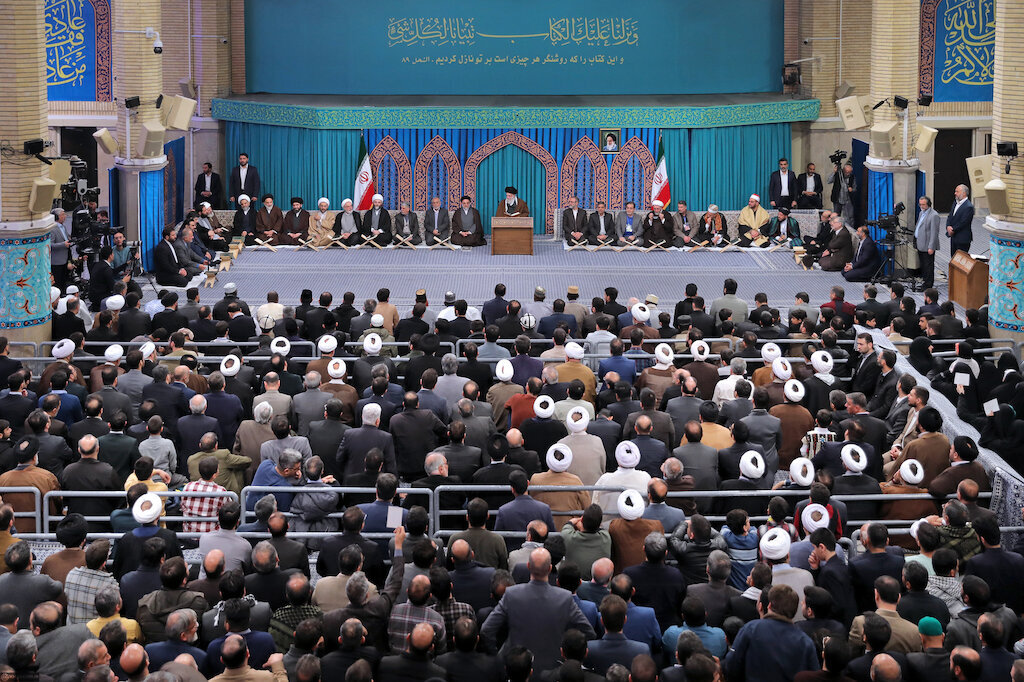 Imam Khamenei praised Iran’s progress in various domains in all directions over past 40 years