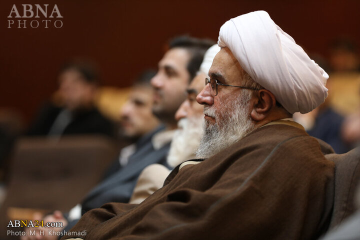 Photos: Secretary-General, staff of AhlulBayt World Assembly pay tribute to Imam Khomeini on anniv. of Islamic Revolution