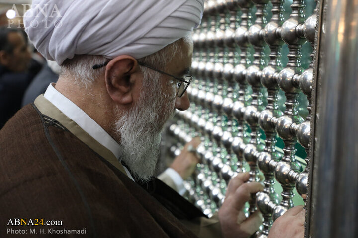 Photos: Secretary-General, staff of AhlulBayt World Assembly pay tribute to Imam Khomeini on anniv. of Islamic Revolution