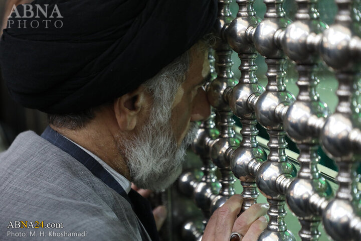 Photos: Secretary-General, staff of AhlulBayt World Assembly pay tribute to Imam Khomeini on anniv. of Islamic Revolution