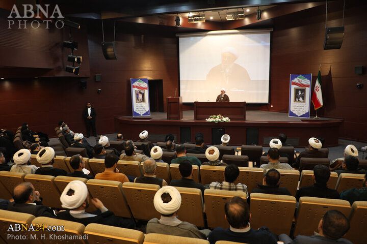 Photos: Secretary-General, staff of AhlulBayt World Assembly pay tribute to Imam Khomeini on anniv. of Islamic Revolution