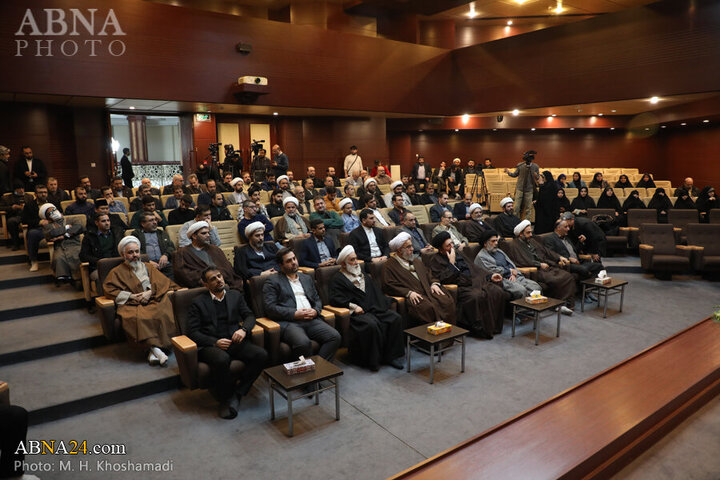 Photos: Secretary-General, staff of AhlulBayt World Assembly pay tribute to Imam Khomeini on anniv. of Islamic Revolution